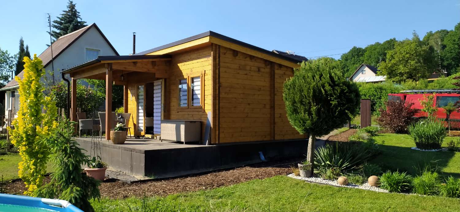 Naše realizace: Montovaná chata HELEN 24m² (6x6) 66mm v Chebu